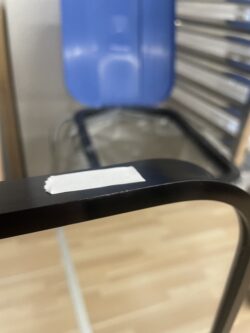 Demo spejl - Premium spejl Lisa med sort alu ramme - Flere størrelser - 75*100 (#0065LK-75*100)Rids på rammen ca 3cm. billede.