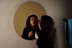 Hamborg Basic rundt spejl - Guld - Flere Størrelser